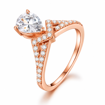 Vienna Pear Cut Moissanite Chevron Pavé Wedding Ring